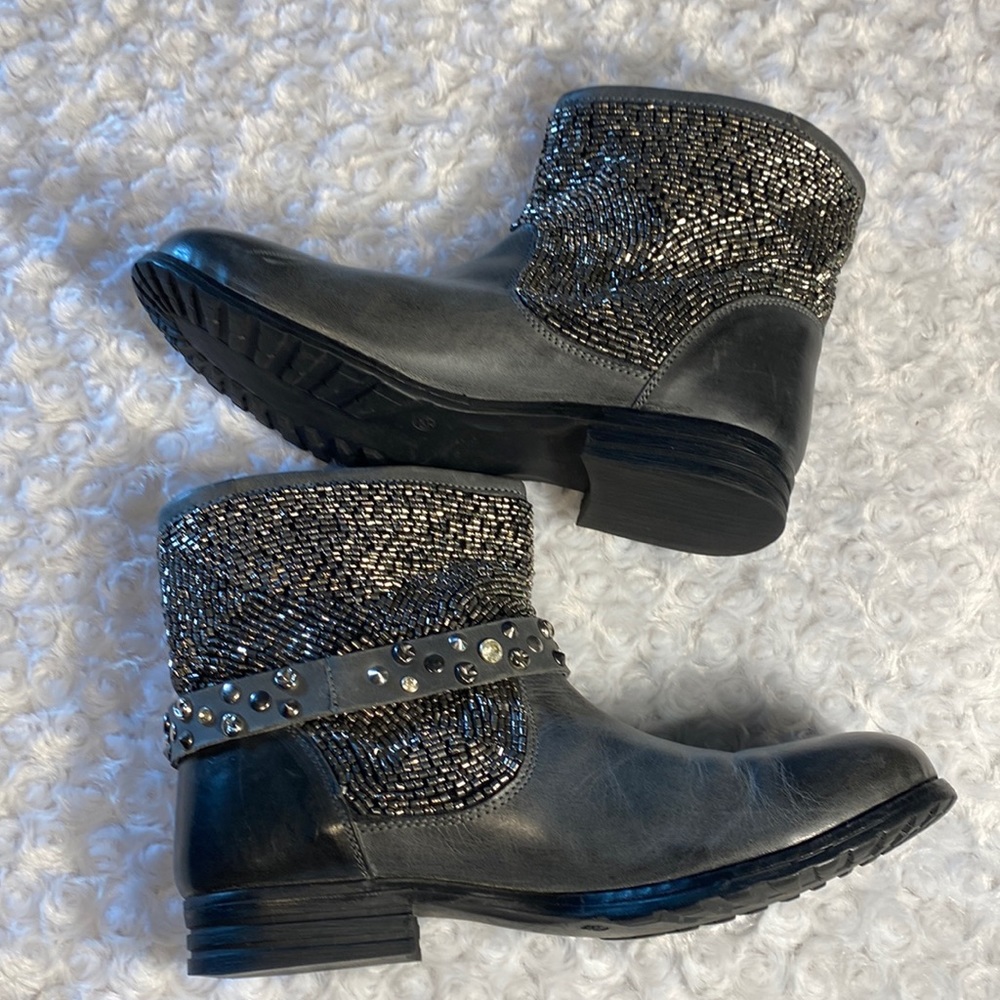 Atelier Cavalone size 39 booties Gorgeous Little bit of bling 🥰 new no tag